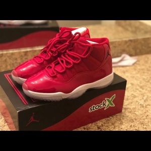 Gym red 11s